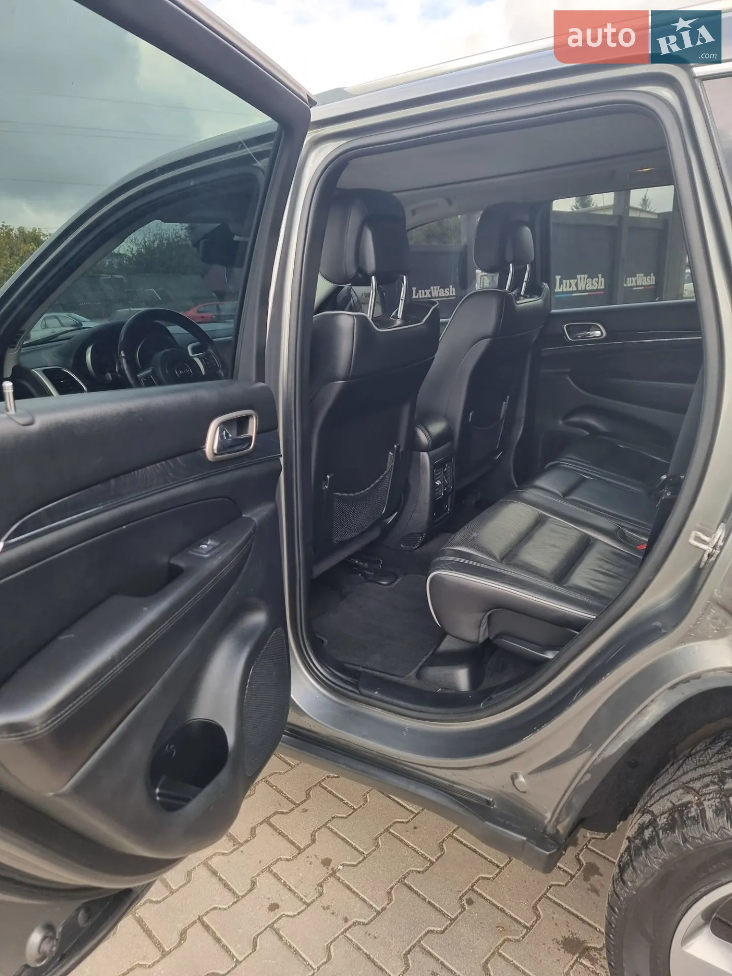 2011 Jeep Grand Cherokee - мініатюра 16