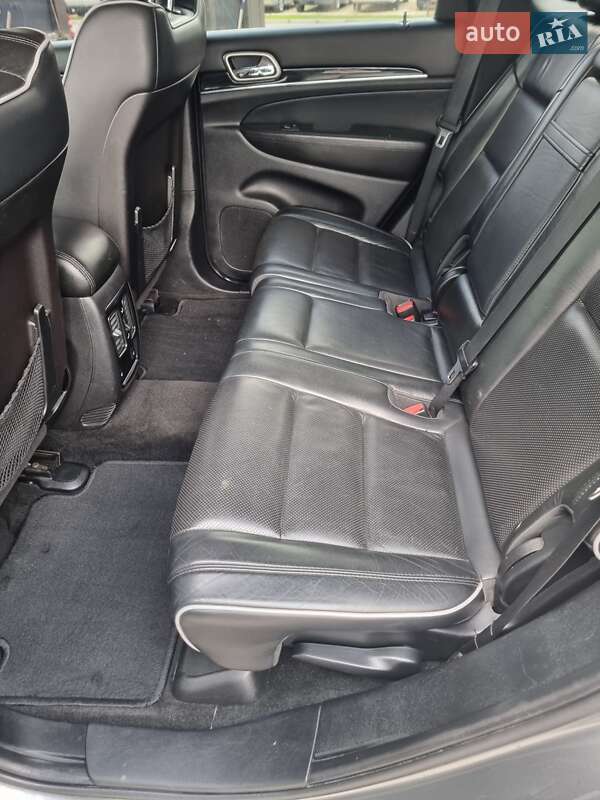 Внедорожник / Кроссовер Jeep Grand Cherokee 2011 в Шумске