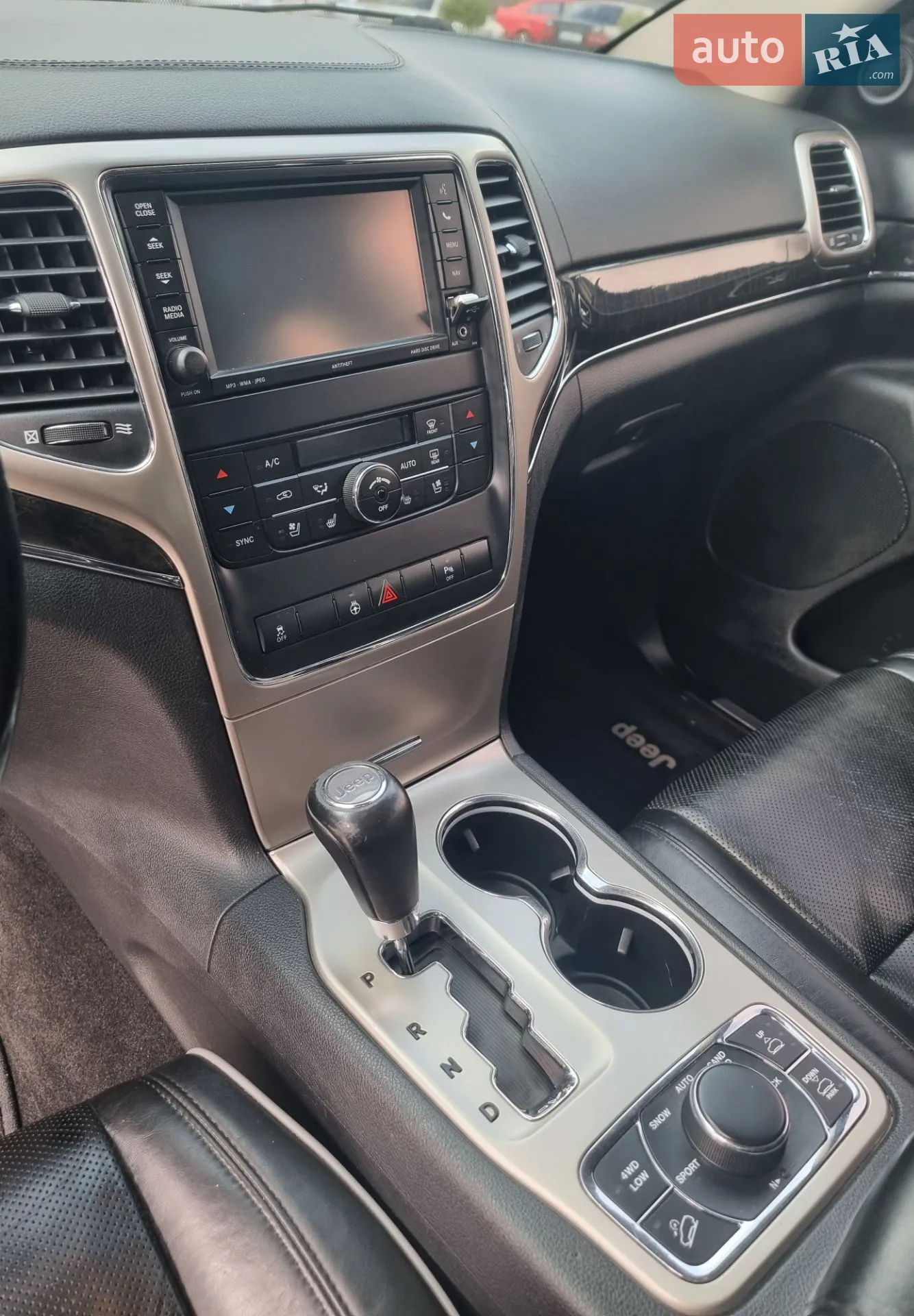 2011 Jeep Grand Cherokee - мініатюра 26