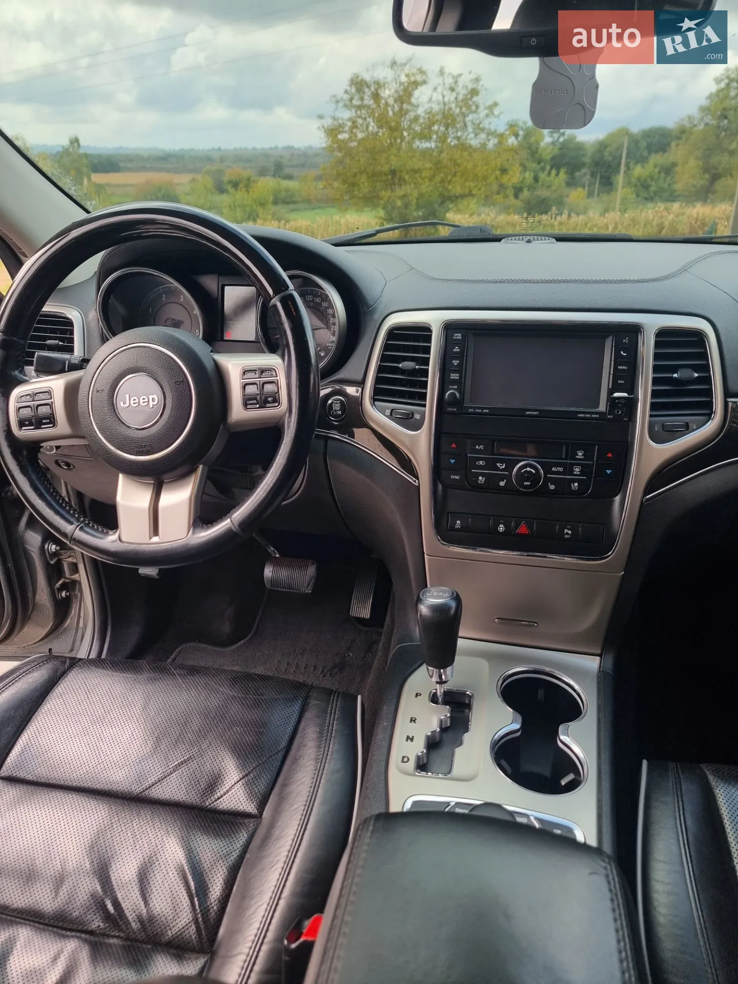 2011 Jeep Grand Cherokee - мініатюра 30