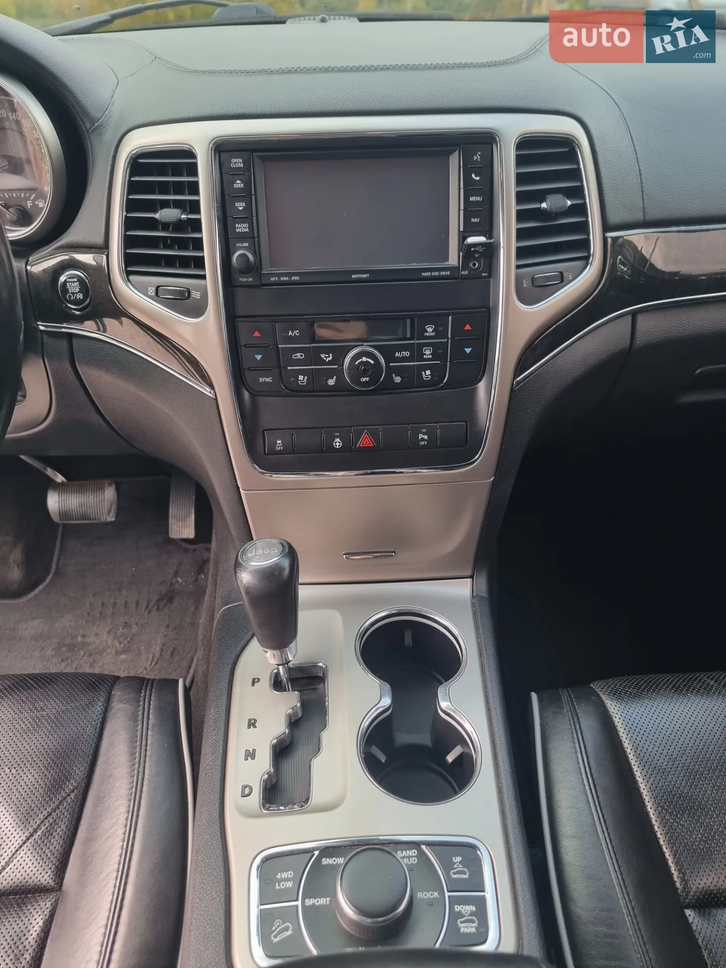 2011 Jeep Grand Cherokee - мініатюра 31