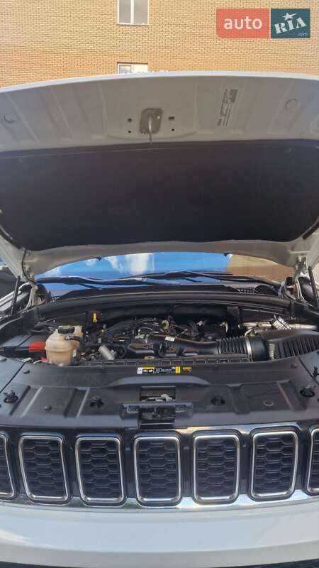 Внедорожник / Кроссовер Jeep Grand Cherokee 2022 в Виннице
