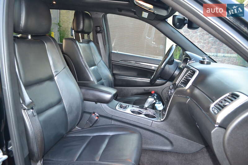 Внедорожник / Кроссовер Jeep Grand Cherokee 2017 в Киеве