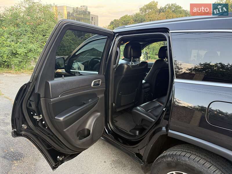 Внедорожник / Кроссовер Jeep Grand Cherokee 2017 в Киеве