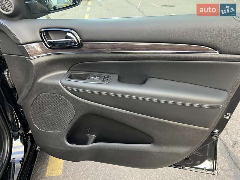Внедорожник / Кроссовер Jeep Grand Cherokee 2021 в Киеве фото 22 Внедорожник / Кроссовер Jeep Grand Cherokee 2021 в Киеве