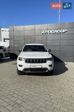 Внедорожник / Кроссовер Jeep Grand Cherokee 2015 в 