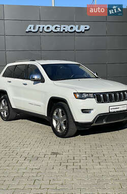Внедорожник / Кроссовер Jeep Grand Cherokee 2015 в 