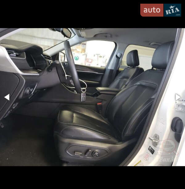 Внедорожник / Кроссовер Jeep Grand Cherokee 2022 в Киеве фото 37 Внедорожник / Кроссовер Jeep Grand Cherokee 2022 в Киеве