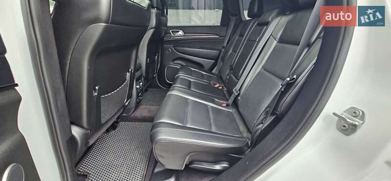 Внедорожник / Кроссовер Jeep Grand Cherokee 2018 в Киеве фото 31 Внедорожник / Кроссовер Jeep Grand Cherokee 2018 в Киеве