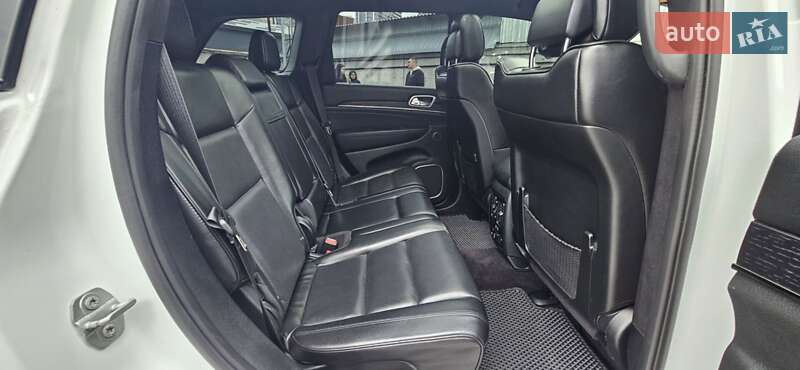 Внедорожник / Кроссовер Jeep Grand Cherokee 2018 в Киеве фото 41 Внедорожник / Кроссовер Jeep Grand Cherokee 2018 в Киеве
