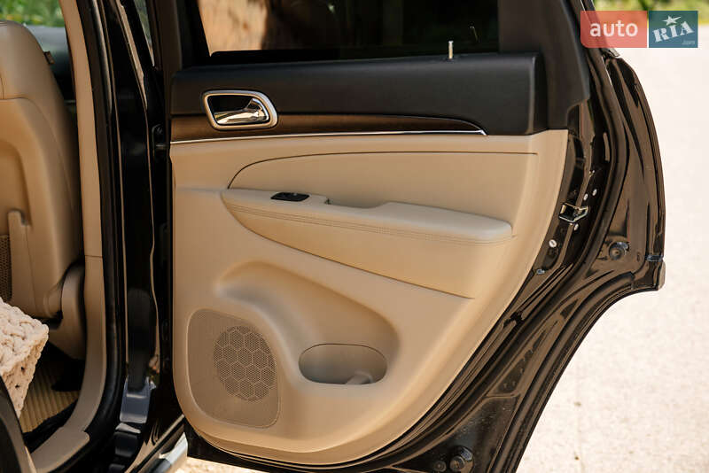 Внедорожник / Кроссовер Jeep Grand Cherokee 2013 в Тячеве фото 42 Внедорожник / Кроссовер Jeep Grand Cherokee 2013 в Тячеве