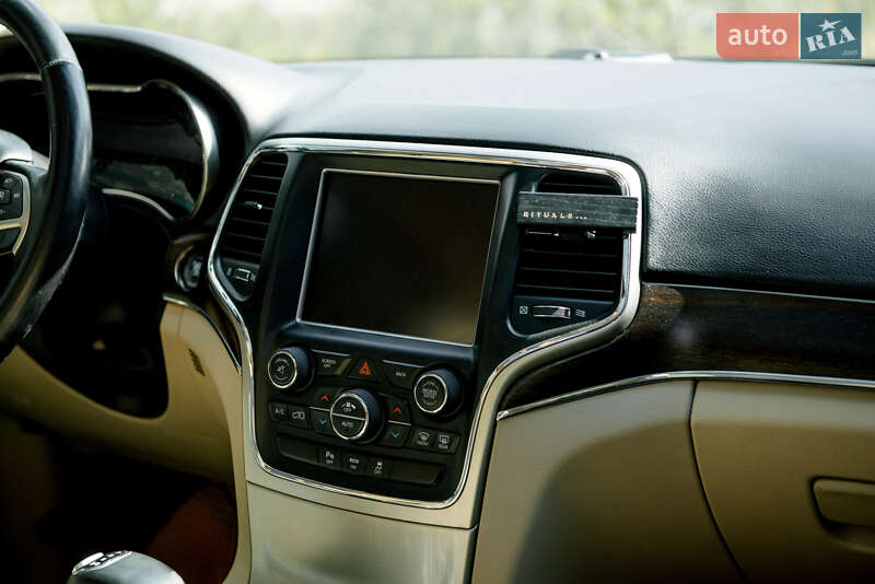 Внедорожник / Кроссовер Jeep Grand Cherokee 2013 в Тячеве фото 46 Внедорожник / Кроссовер Jeep Grand Cherokee 2013 в Тячеве