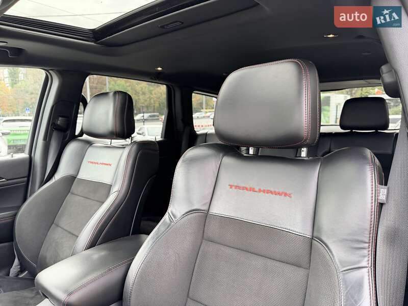 Внедорожник / Кроссовер Jeep Grand Cherokee 2018 в Киеве фото 15 Внедорожник / Кроссовер Jeep Grand Cherokee 2018 в Киеве