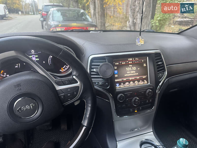 Внедорожник / Кроссовер Jeep Grand Cherokee 2015 в Киеве фото 16 Внедорожник / Кроссовер Jeep Grand Cherokee 2015 в Киеве