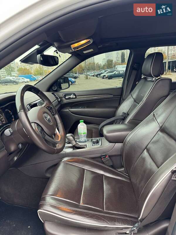 Внедорожник / Кроссовер Jeep Grand Cherokee 2019 в Киеве фото 11 Внедорожник / Кроссовер Jeep Grand Cherokee 2019 в Киеве