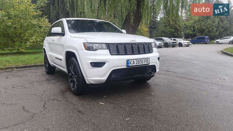 Позашляховик / Кросовер Jeep Grand Cherokee 2019 в  фото Позашляховик / Кросовер Jeep Grand Cherokee 2019 в