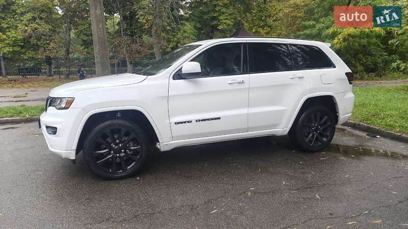 Внедорожник / Кроссовер Jeep Grand Cherokee 2019 в Киеве фото 18 Внедорожник / Кроссовер Jeep Grand Cherokee 2019 в Киеве