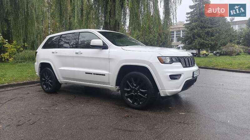 Внедорожник / Кроссовер Jeep Grand Cherokee 2019 в Киеве фото 25 Внедорожник / Кроссовер Jeep Grand Cherokee 2019 в Киеве