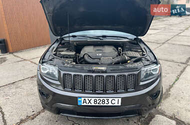 Внедорожник / Кроссовер Jeep Grand Cherokee 2014 в 