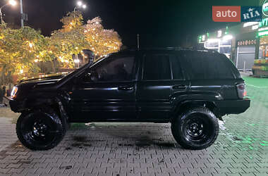 Позашляховик / Кросовер Jeep Grand Cherokee 2000 в 