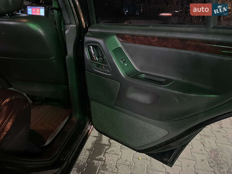 Внедорожник / Кроссовер Jeep Grand Cherokee 2000 в Черновцах