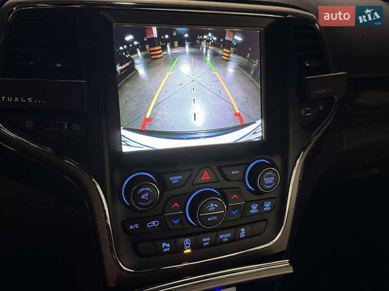 Внедорожник / Кроссовер Jeep Grand Cherokee 2016 в Киеве