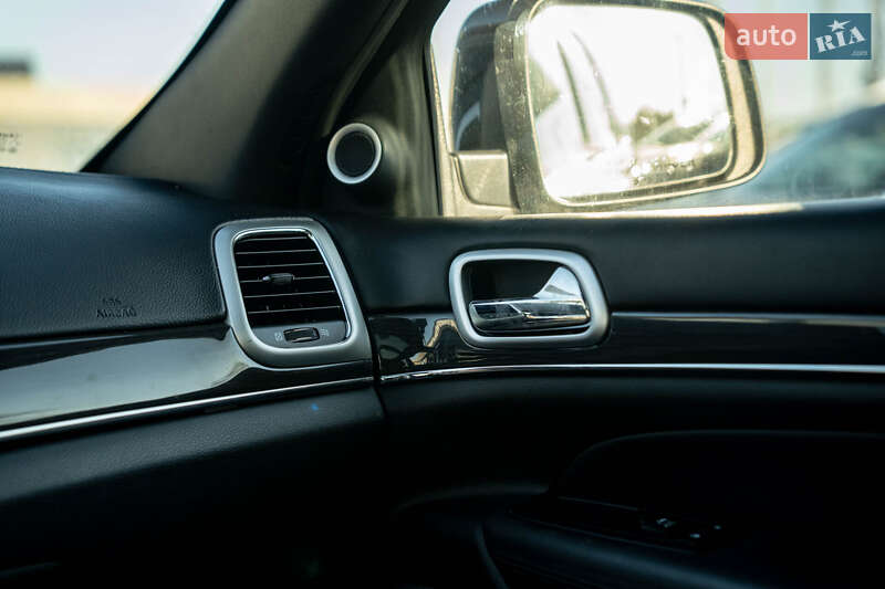 Внедорожник / Кроссовер Jeep Grand Cherokee 2016 в Черновцах фото 32 Внедорожник / Кроссовер Jeep Grand Cherokee 2016 в Черновцах