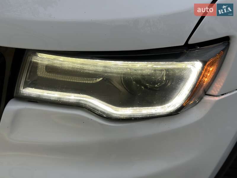 Внедорожник / Кроссовер Jeep Grand Cherokee 2017 в Киеве