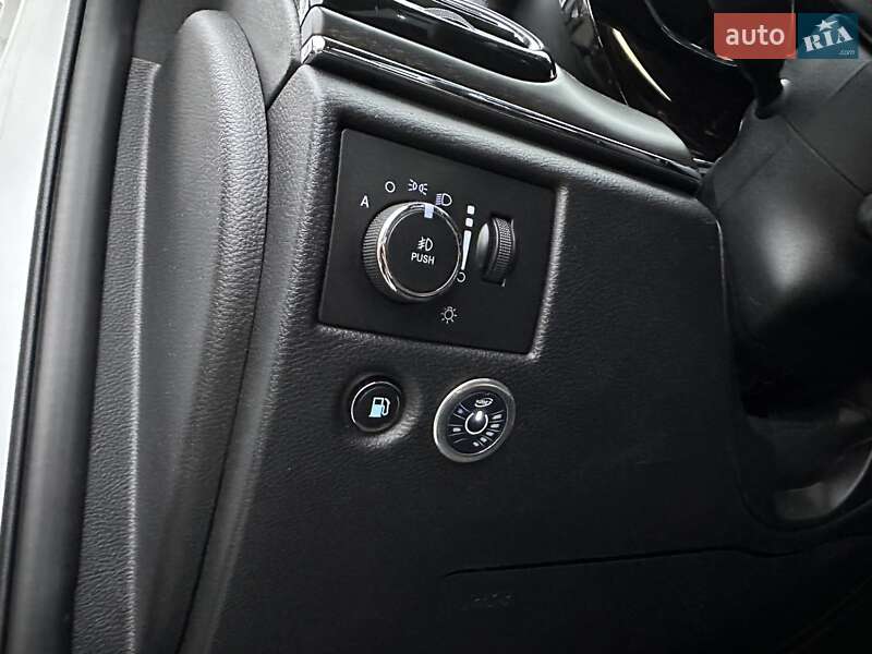 Внедорожник / Кроссовер Jeep Grand Cherokee 2017 в Киеве