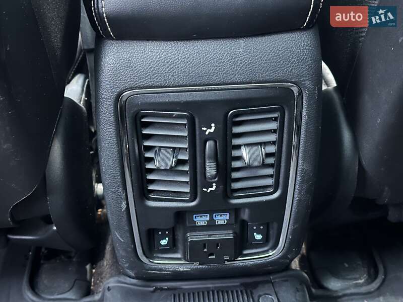 Внедорожник / Кроссовер Jeep Grand Cherokee 2017 в Киеве