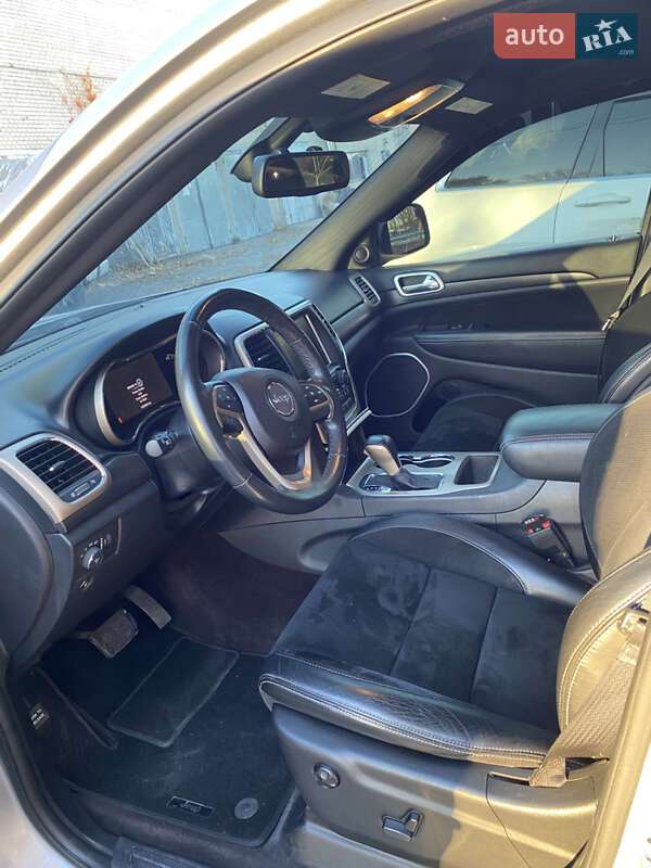 Внедорожник / Кроссовер Jeep Grand Cherokee 2016 в Хмельницком