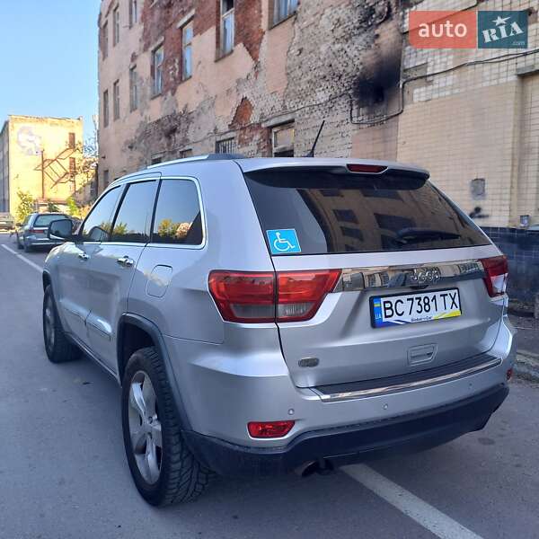Внедорожник / Кроссовер Jeep Grand Cherokee 2011 в Львове