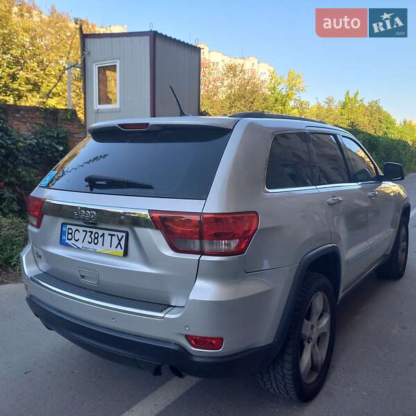 Внедорожник / Кроссовер Jeep Grand Cherokee 2011 в Львове