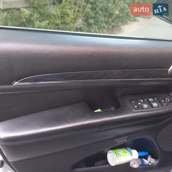 Внедорожник / Кроссовер Jeep Grand Cherokee 2011 в Львове