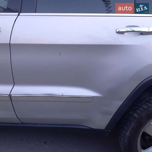 Внедорожник / Кроссовер Jeep Grand Cherokee 2011 в Львове