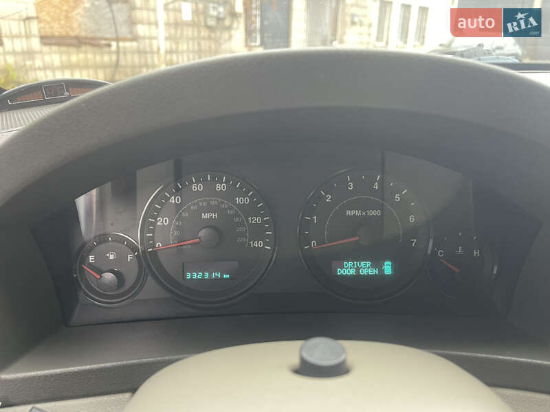 Внедорожник / Кроссовер Jeep Grand Cherokee 2005 в Киеве