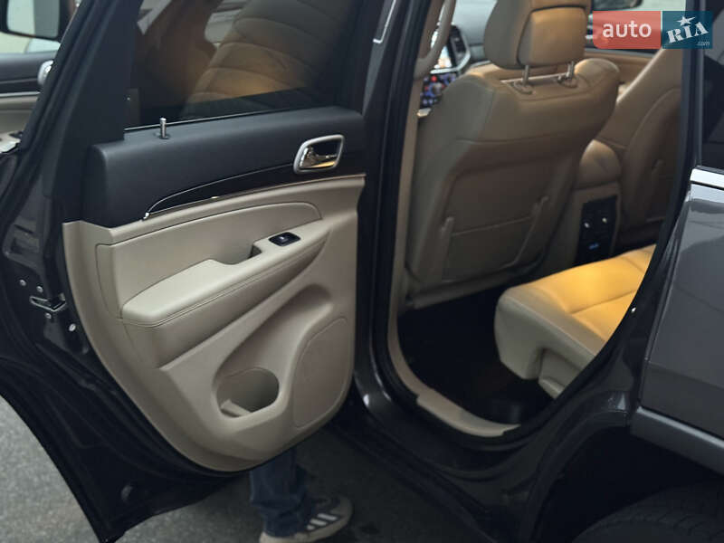 Позашляховик / Кросовер Jeep Grand Cherokee 2020 в Києві