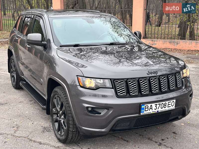 Внедорожник / Кроссовер Jeep Grand Cherokee 2016 в Кропивницком