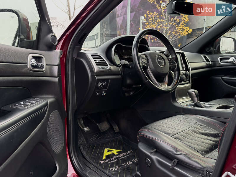 Внедорожник / Кроссовер Jeep Grand Cherokee 2017 в Киеве