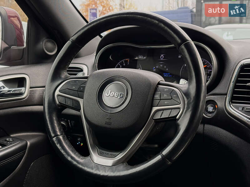 Внедорожник / Кроссовер Jeep Grand Cherokee 2017 в Киеве