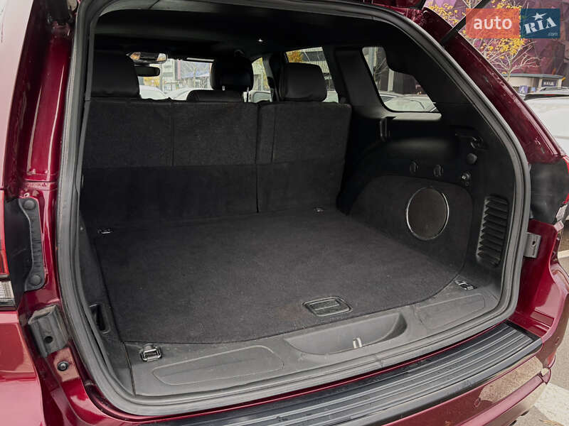 Внедорожник / Кроссовер Jeep Grand Cherokee 2017 в Киеве