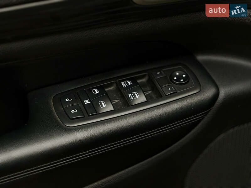 Внедорожник / Кроссовер Jeep Grand Cherokee 2018 в Харькове фото 13 Внедорожник / Кроссовер Jeep Grand Cherokee 2018 в Харькове