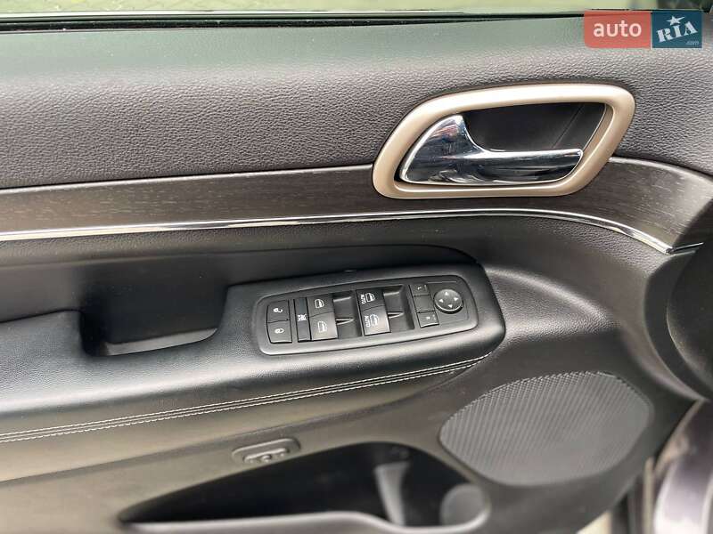 Внедорожник / Кроссовер Jeep Grand Cherokee 2016 в Одессе