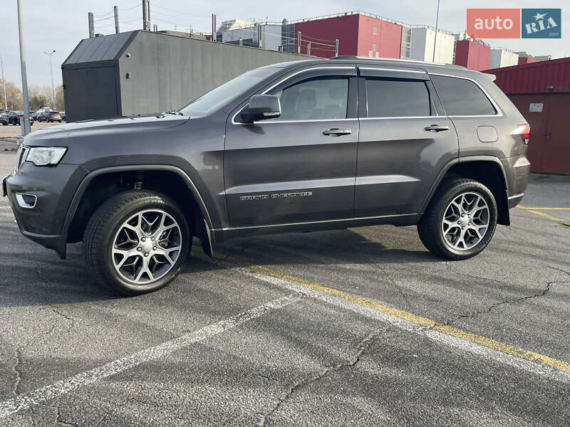 Внедорожник / Кроссовер Jeep Grand Cherokee 2021 в Киеве фото 28 Внедорожник / Кроссовер Jeep Grand Cherokee 2021 в Киеве