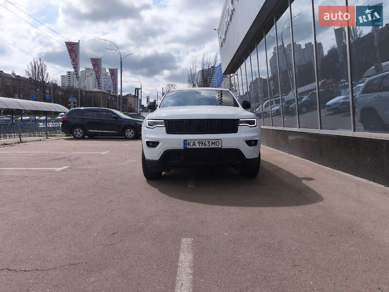 Внедорожник / Кроссовер Jeep Grand Cherokee 2017 в Киеве