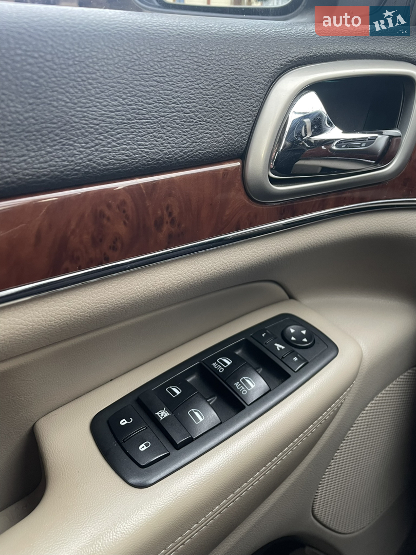 2012 Jeep Grand Cherokee - мініатюра 27