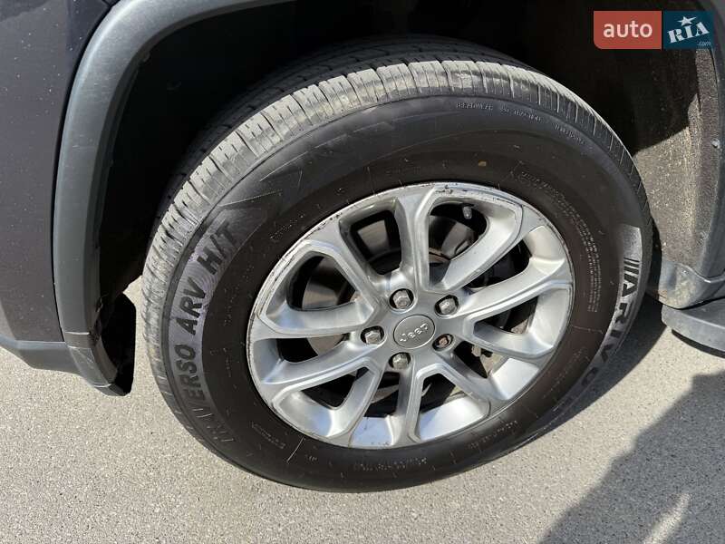 Внедорожник / Кроссовер Jeep Grand Cherokee 2015 в Киеве фото 12 Внедорожник / Кроссовер Jeep Grand Cherokee 2015 в Киеве