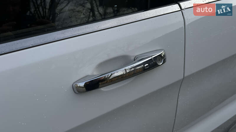 Внедорожник / Кроссовер Jeep Grand Cherokee 2016 в Львове