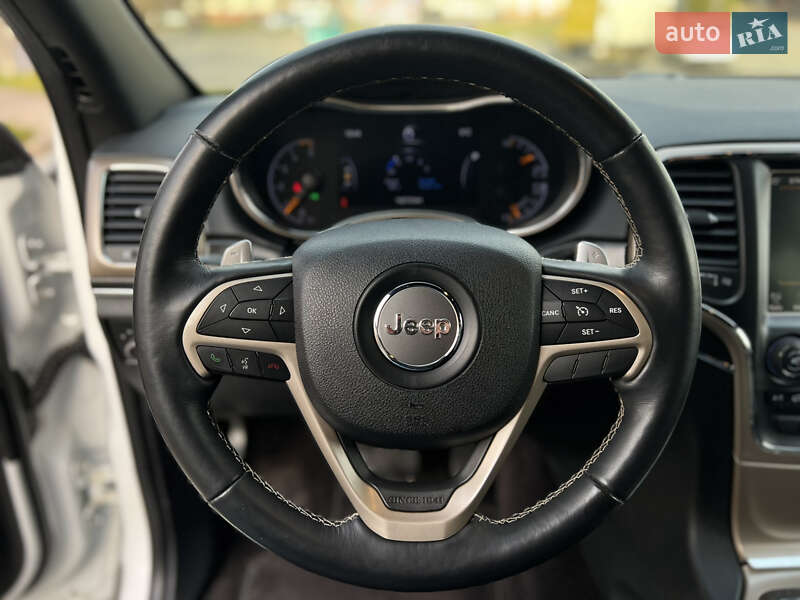 Внедорожник / Кроссовер Jeep Grand Cherokee 2016 в Львове