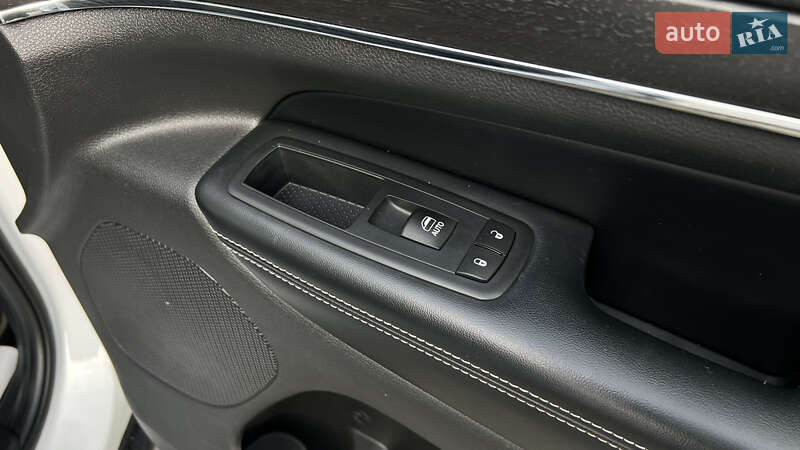 Внедорожник / Кроссовер Jeep Grand Cherokee 2016 в Львове